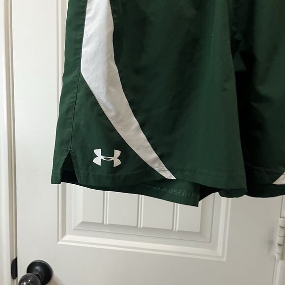 Under Armour Basketball Shorts Youth Size M Green All Season Gear Athletic - Picture 2 of 8